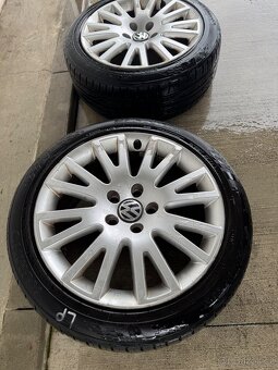 VW sada alu kol et45 r17 + letni pneu kumho 205/50 - 3