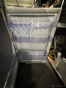 Predám lednici a mrazákem, zn.Beko - 3