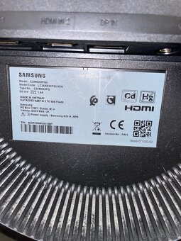 Samsung monitor C24RG50FQU - 3