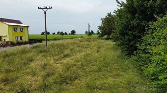 Prodám stavební pozemek 978m2 v obci Nemyslovice, 13 km MB - 3