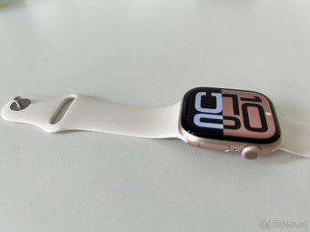 Prodám párkrát použité Apple Watch Series 10 42mm rose gold - 3