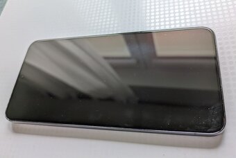 Samsung Galaxy S22+ v perfektním stavu - 3