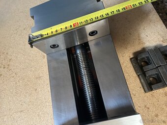 Pneumatický strojní svěrák JPV-6 (VMC-6P) - 3