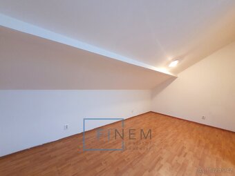 Mezonetový byt v cihlovém domě 3+kk, 75m² v centru  Kralup n - 3