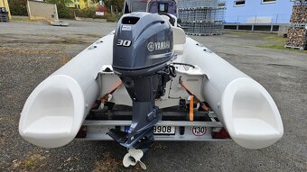 Motorový člun Grand S420NL + Yamaha + přívěs - 3