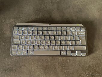 Logitech MX Keys Mini Minimalist Wireless Illuminated - 3