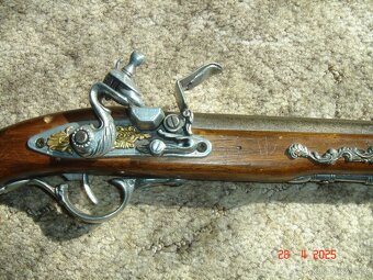 Prodám krásnou, novou repliku historické, křesadlové pistole - 3