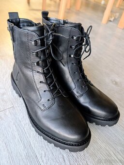 Kotníkové šněrovací kožené boty Remonte (Rieker), vel. 39 - 3