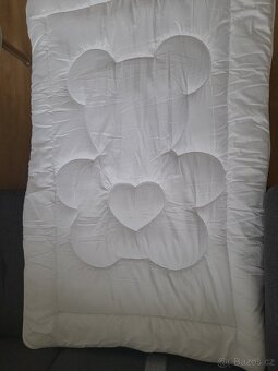 Prodám zánovní polštářek a přikrývku do postýlky Top stav - 3