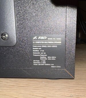 Reproduktory 2.1 k PC s FM rádiem - 3