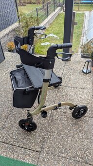 Odlehčené čtyřkolové skládací chodítko DMA - 3