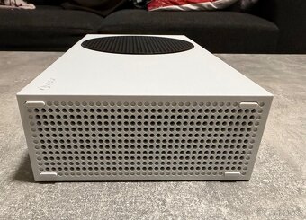 Xbox Series 500gb, 1x ovladač, kabeláž, super stav - 3