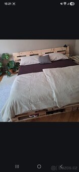 Paletová postel s nočními stolky - 3