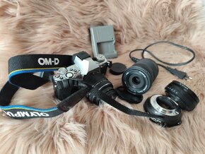 Olympus OM-D E-M5 MARK II + příslušenství - 3