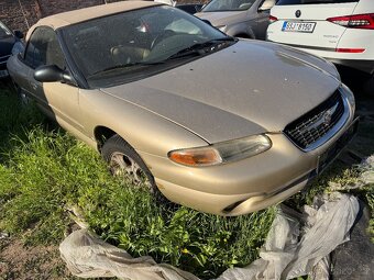 Chrysler Sebring cabrio na dily nebo na opravu motor 2.5 ben - 3