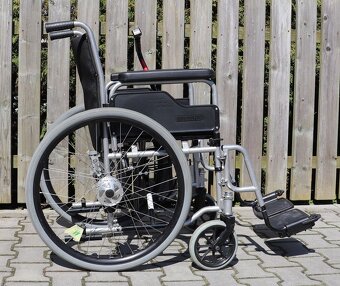 011-Mechanický invalidní vozík Meyra, pohon na levou ruku. - 3