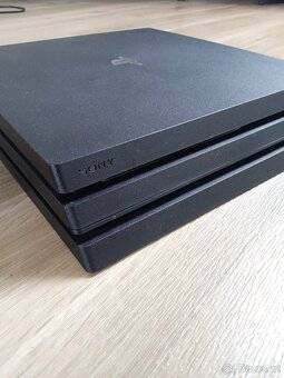Playstation 4 PRO 1TB - 3