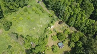 Prodej velkého pozemku 3670m2 uprostřed lesa - 3