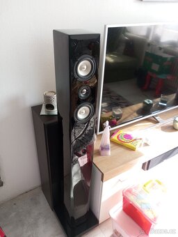 Dvě repro LG a centr lg - 3