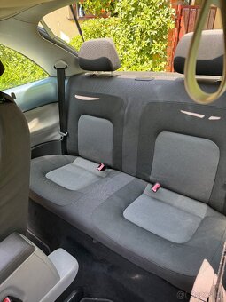 Volkswagen new beetle - 3