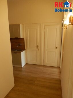 Nabízíme k pronájmu byt 2+1 o ploše 45m2+sklep v 4NP s výtah - 3