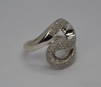 Elegantní zlatý prsten s brilianty - 3