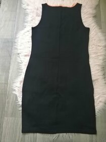 Letní elastické šaty Even&Odd vel. M - 3