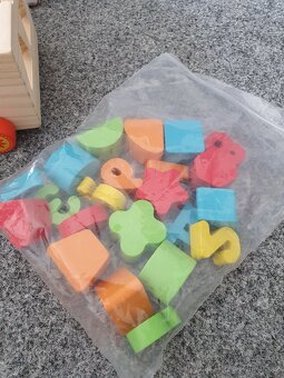 Dřevěný vozík s aktivitami - 3