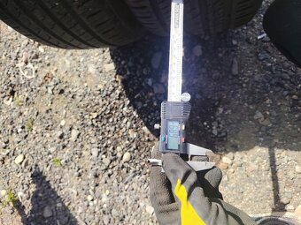 2 ks letních pneu Barum 215/45 R17 - 3