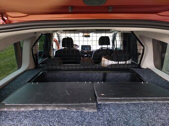 Vestavěný box / klec pro psa - Rifter / Berlingo / ProAce - 3