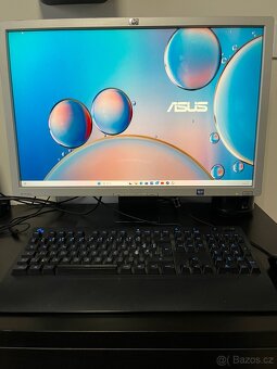 24-palcový LCD Monitor HP LP2465 včetně kabelů - 3