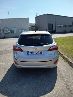 Hyundai i30 combi 1,6 99kW - 3