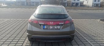 Honda Civic 1.8vtec ,manuál ,benzín - 3