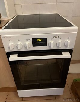 Elektrický sporák s indukční deskou - 3