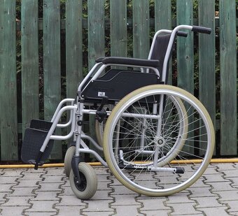 070- Mechanický invalidní vozík Meyra. - 3