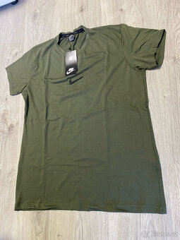 NOVÉ Pánské zelené khaki triko Nike - 3