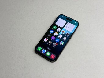 Apple iPhone 16 Pro - 3