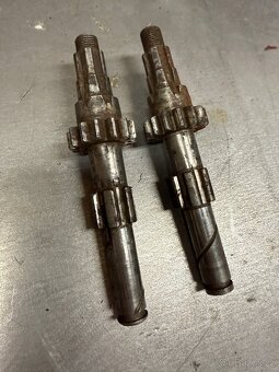 Jawa/Čz - díly převodovek 16x - 3