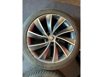 ALU disky 5x112 R18 6Jx18H2 ET 44 se zimními pneu 235/45 R18 - 3