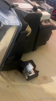 1U1941031 levý světlomet - 3