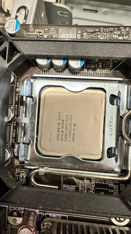 ASUS P5E-VM + mod BIOS pro Xeon X5460 + DDR2 RAM - 3