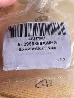 Spínač, ovladač předních oken Fabia 3 - 3