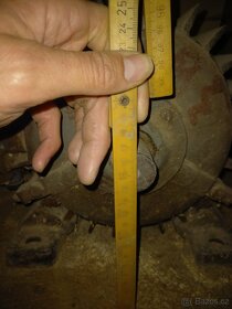 Úklid dílny - elektromotory, různé věci na hoblovku - 3