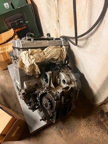 Kawasaki Zx7r motor - 3
