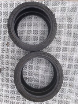 Pneu 235/40/19 - 3