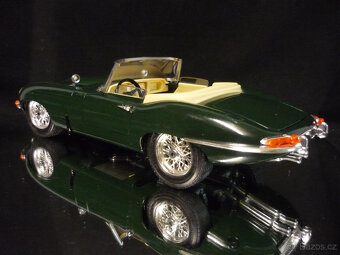 Jaguar E Type Cabriolet zelený Bburago 1/18 - 3