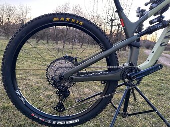 Canyon Spectral 29 CF7 vel.M - 3