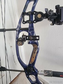 Prodam zavodni kladkovy luk hoyd XT 1000 pro series - 3