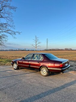 BMW E32 750i Brokatrot - 3