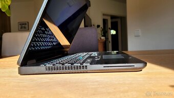 Notebook Dell Latitude E5570 - i7, 32GB RAM, 1TB SSD, Top vý - 3